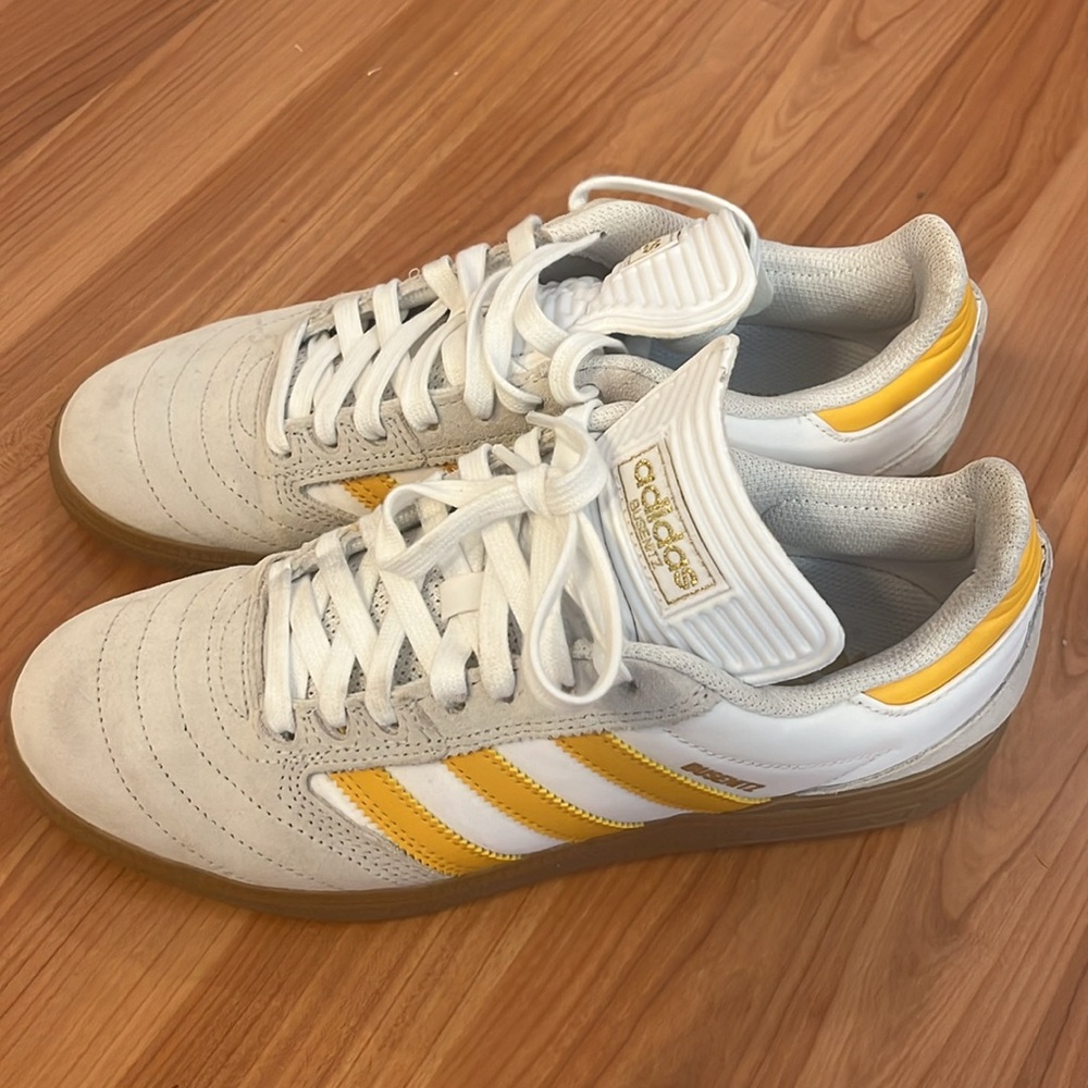 Like new adidas Originals Busenitz Shoes Crystal White Yellow Gum. Men’s size 8. - Picture 9 of 13